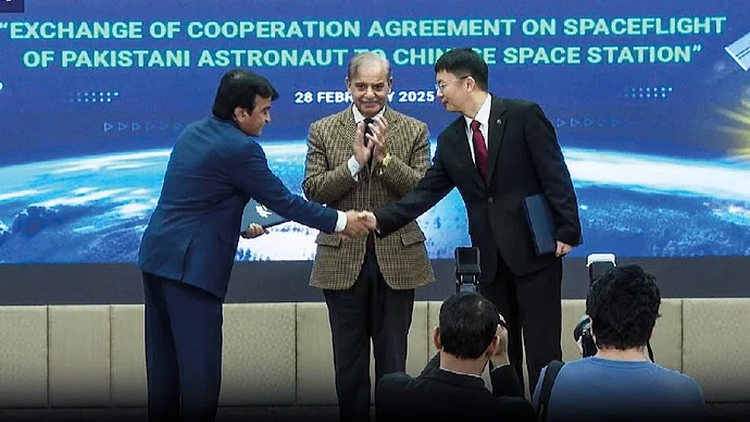 中国巴基斯坦宇航员